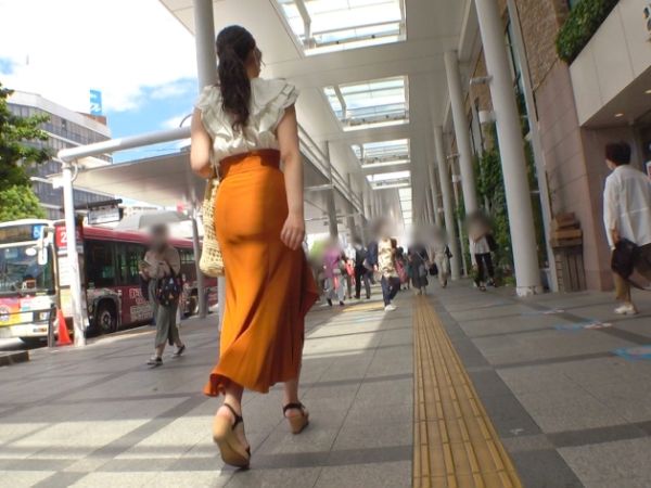 【高身長美脚お姉さん】173cmのスレンダー美女をナンパ！ご無沙汰マ○コに極太チンポ挿入で悶絶！手マンで大量の愛液が溢れ、激ピストンに美脚を震わせてイキまくる！