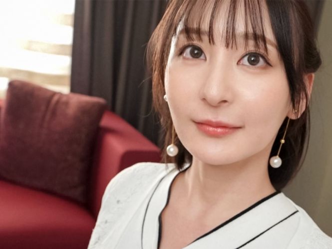 【三十路人妻の淫らな本性】『夫だけじゃ物足りないの…』真面目な顔して超エロい！三十路奥様が禁断の欲求を解放！夫への愛とチンポへの欲望、両方を手に入れる人妻の危ない情事！♡