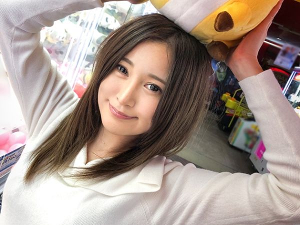 【寝起きエッチで大胆変身】23歳素人娘がまさかのAVデビュー！？ 寝ぼけ眼で生ハメされ、気づいたら絶頂ループ！ウブな美少女がカメラの前で本気のセックス♡ リアルな反応がエロすぎる！
