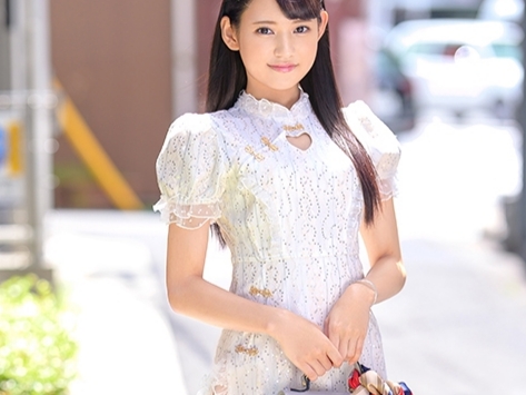 【素人宅訪問！美少女の濃厚プレイ】圧倒的美少女がスレンダーボディで素人男性を誘惑♡自宅で絡み合う濃厚セックスに悶絶必至！