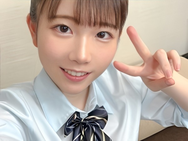 【性欲JKの秘密】校内でオナニーするほど欲求不満な制服美少女が、人生初のセクシーコスプレで大胆変身！ 豹柄コスで本能むき出しのSEXに溺れる！ 制服の下はエロいカラダ！