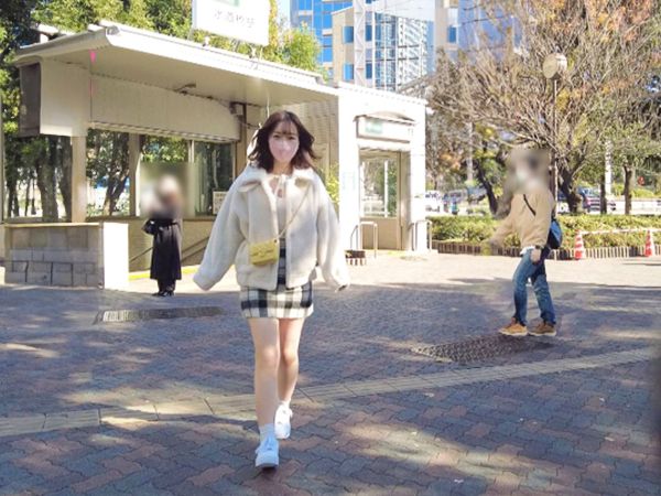 【性欲モンスター女子】清楚系ビッチの正体はエロの天才！デカチン大好き女子がジュボジュボ音立ててフェラチオ♡見た目とギャップありすぎのエロさに驚愕！