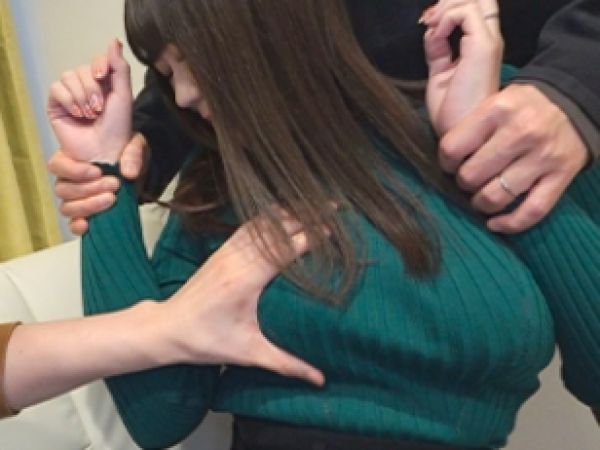 【若妻の危険な火遊び】『バレたら離婚よ…』30代とは思えない美ボディ人妻が、夫に内緒で見知らぬ男と禁断の情事！Tバックから覗く美尻がエロすぎる！